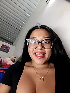 Snapshot of -VICKKY chatting on 09/10/25, 03:28 -VICKKY online show from 09/10/25, 03:28