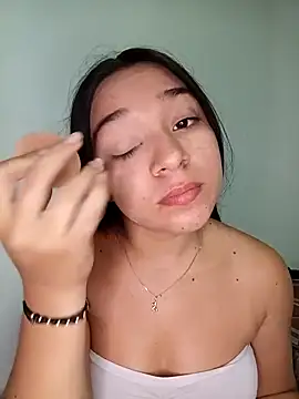 Snapshot of -VICKKY chatting on 11/19/25, 02:22 -VICKKY online show from 11/19/25, 02:22