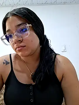 -VICKKY online show from 05/19/26, 01:28