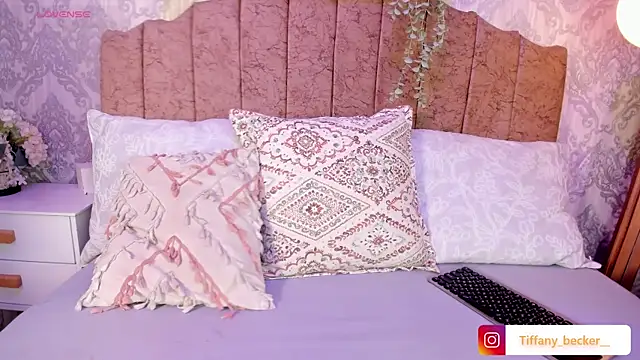 tiffany becker online show from 11/19/25, 12:05