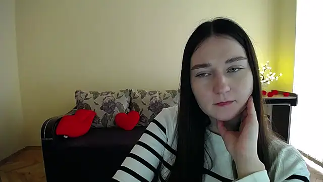 Pretty shy online show from 04/28/26, 09:47