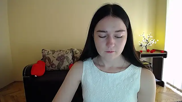 Snapshot of Pretty_shy chatting on 06/11/26, 08:56 Pretty shy online show from 06/11/26, 08:56
