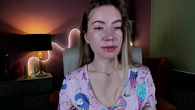 Mia Tasty online show from 10/25/25, 06:32