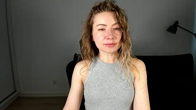 Mia Tasty online show from 03/15/26, 02:23