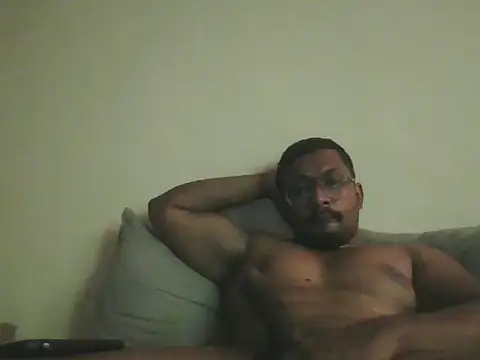 Snapshot of chennaibull101 chatting on 04/09/26, 11:37 chennaibull101 online show from 04/09/26, 11:37