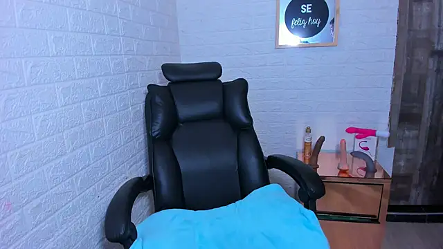 ImCrazzy online show from 11/08/25, 04:18