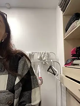 AnaWest online show from 10/05/25, 06:23