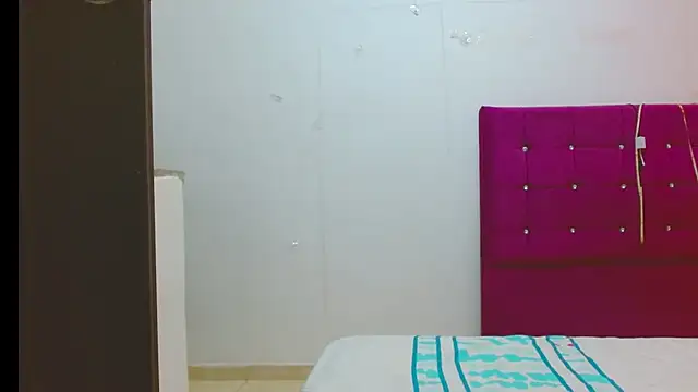 Snapshot of chantalsemenova1 chatting on 09/19/25, 02:29 chantalsemenova1 online show from 09/19/25, 02:29