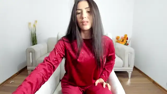 Snapshot of Emmapmg chatting on 12/31/24, 09:28 Emmapmg online show from 12/31/24, 09:28