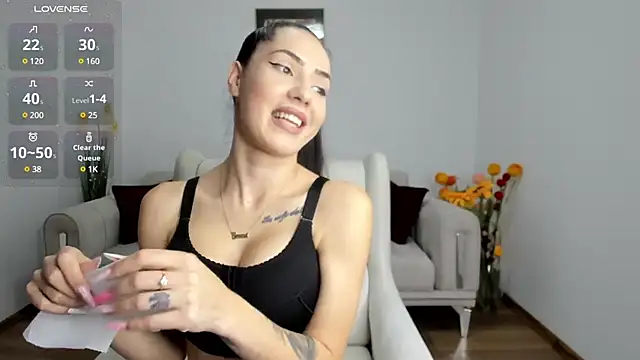 Snapshot of Emmapmg chatting on 02/04/25, 12:22 Emmapmg online show from 02/04/25, 12:22