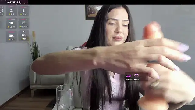 Snapshot of Emmapmg chatting on 03/21/25, 07:02 Emmapmg online show from 03/21/25, 07:02