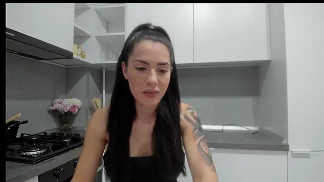 Snapshot of Emmapmg chatting on 11/19/25, 10:54 Emmapmg online show from 11/19/25, 10:54