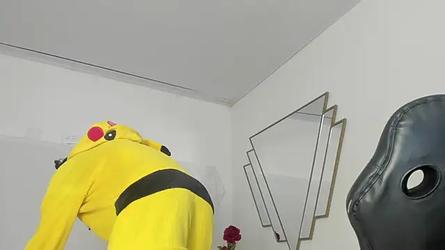 Snapshot of BonnieCute_ chatting on 01/29/25, 11:20 BonnieCute online show from 01/29/25, 11:20