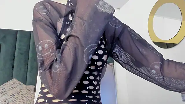 Snapshot of BonnieCute_ chatting on 02/06/25, 11:32 BonnieCute online show from 02/06/25, 11:32