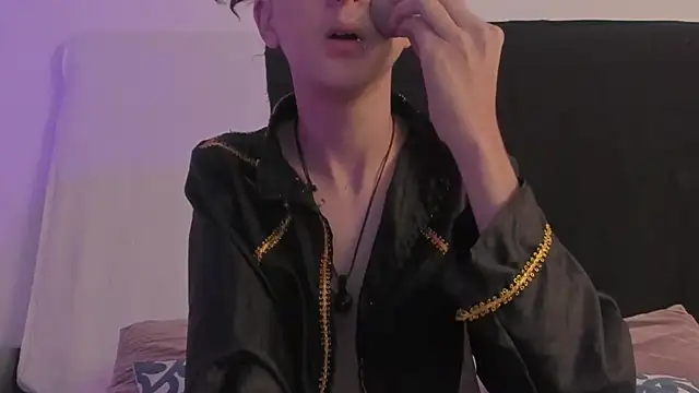 Snapshot of BonnieCute_ chatting on 03/08/25, 11:37 BonnieCute online show from 03/08/25, 11:37