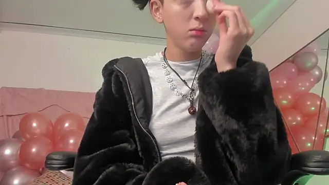 Snapshot of BonnieCute_ chatting on 03/12/25, 11:42 BonnieCute online show from 03/12/25, 11:42