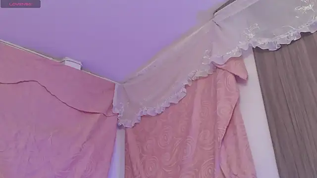 Snapshot of BonnieCute_ chatting on 09/21/25, 11:50 BonnieCute online show from 09/21/25, 11:50