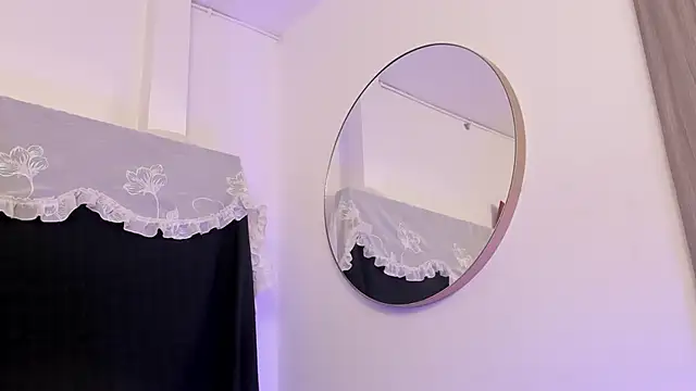 Snapshot of BonnieCute_ chatting on 09/23/25, 12:46 BonnieCute online show from 09/23/25, 12:46