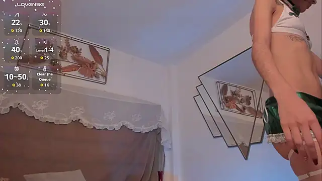 Snapshot of BonnieCute_ chatting on 10/04/25, 12:30 BonnieCute online show from 10/04/25, 12:30