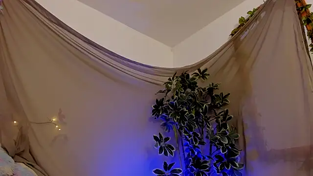 Snapshot of BonnieCute_ chatting on 10/11/25, 11:47 BonnieCute online show from 10/11/25, 11:47