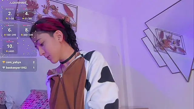 Snapshot of BonnieCute_ chatting on 10/26/25, 12:16 BonnieCute online show from 10/26/25, 12:16