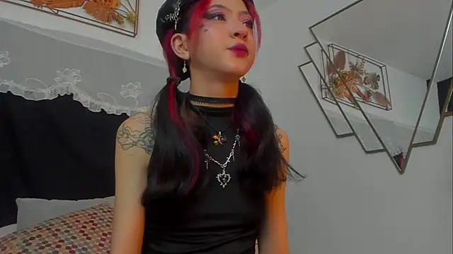 Snapshot of BonnieCute_ chatting on 11/03/25, 11:37 BonnieCute online show from 11/03/25, 11:37