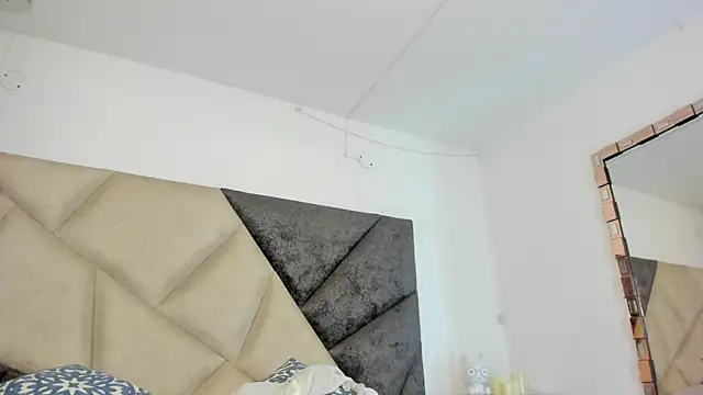 Snapshot of BonnieCute_ chatting on 06/10/26, 11:57 BonnieCute online show from 06/10/26, 11:57