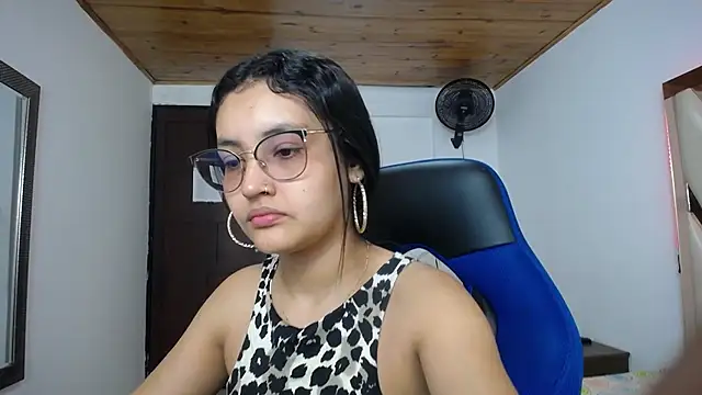 Snapshot of antonella_sweetlittle chatting on 09/16/25, 12:39 antonella sweetlittle online show from 09/16/25, 12:39