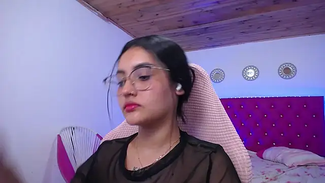 Snapshot of antonella_sweetlittle chatting on 11/15/25, 12:30 antonella sweetlittle online show from 11/15/25, 12:30