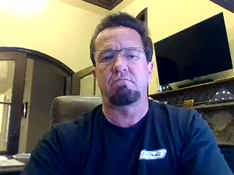 Snapshot of sluttydylan chatting on 02/13/25, 05:05 sluttydylan online show from 02/13/25, 05:05