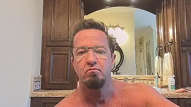 Snapshot of sluttydylan chatting on 11/24/25, 07:46 sluttydylan online show from 11/24/25, 07:46