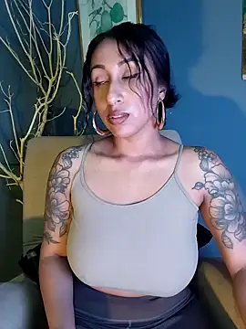 Snapshot of Chelseax1 chatting on 12/17/25, 10:05 Chelseax1 online show from 12/17/25, 10:05