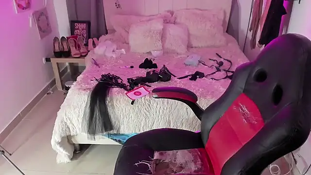 anyclark  online show from 10/30/25, 04:03