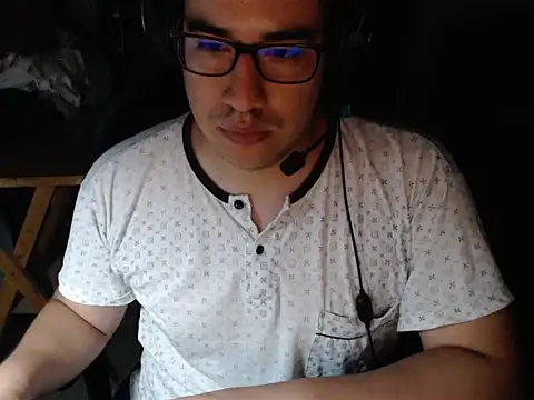 thealfawolf01 online show from 03/19/25, 05:19