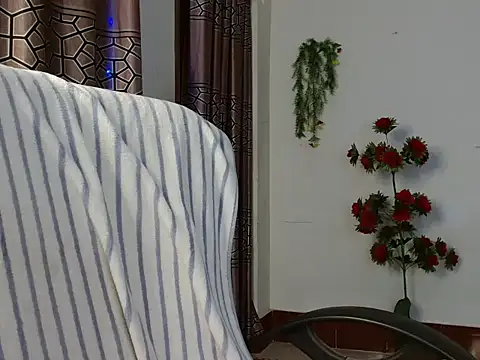 Snapshot of Unlucky-flowers chatting on 12/22/24, 07:11 Unlucky-flowers online show from 12/22/24, 07:11