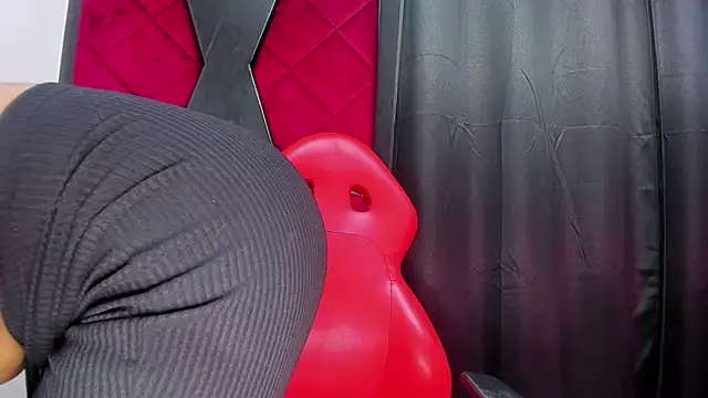 hanna slut  online show from 01/12/25, 10:12