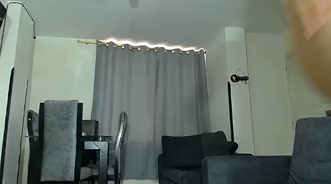 julianamorant online show from 03/18/25, 06:04