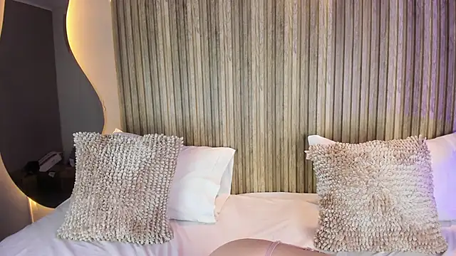 LiaTink online show from 02/19/26, 05:09