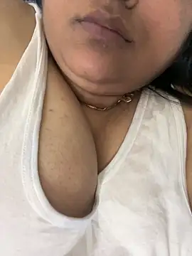 smile pretty online show from 03/18/25, 07:42