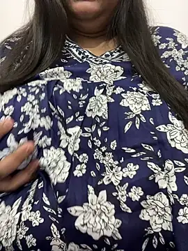 smile pretty online show from 09/13/25, 07:35