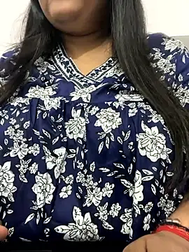 smile pretty online show from 09/15/25, 07:25