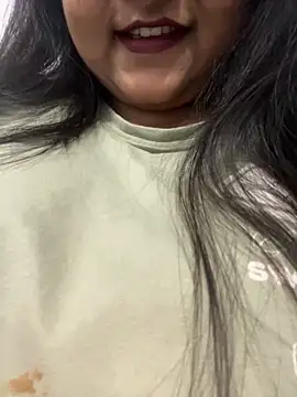 smile pretty online show from 09/26/25, 06:01