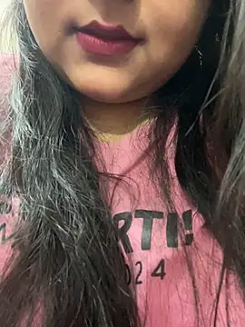 smile pretty online show from 11/19/25, 04:29