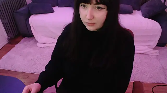 Lynylou online show from 12/05/24, 03:17