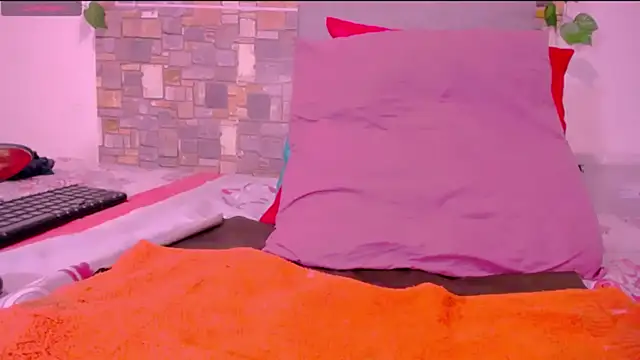 CrazyRousex online show from 04/10/26, 01:49