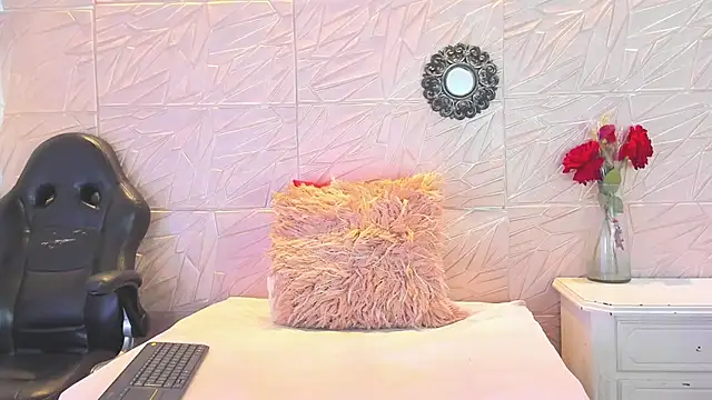 Snapshot of paula__cruzz chatting on 03/10/25, 06:56 paula cruzz online show from 03/10/25, 06:56