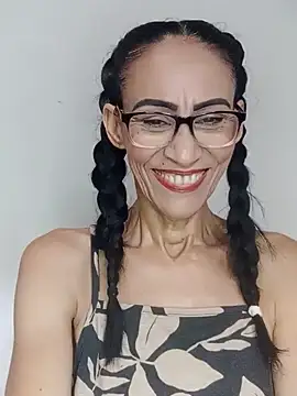 Snapshot of BarbaraMature chatting on 07/13/26, 02:09 BarbaraMature online show from 07/13/26, 02:09