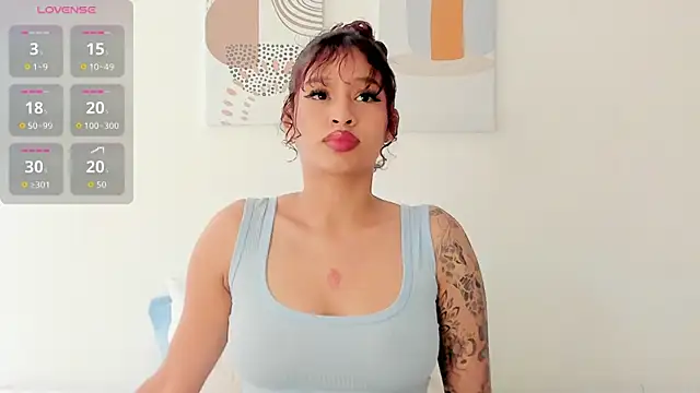 Snapshot of SeleneClark chatting on 02/17/26, 06:14 SeleneClark online show from 02/17/26, 06:14