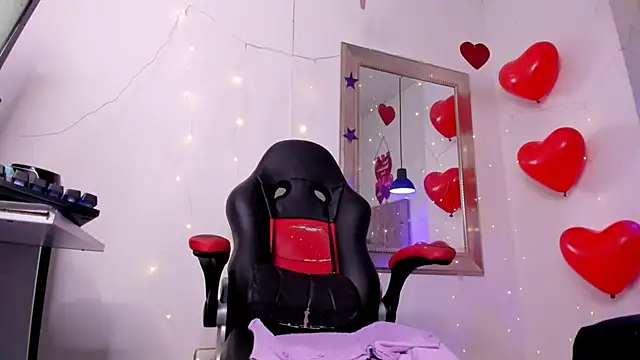 angel hardy dl online show from 04/05/26, 12:13