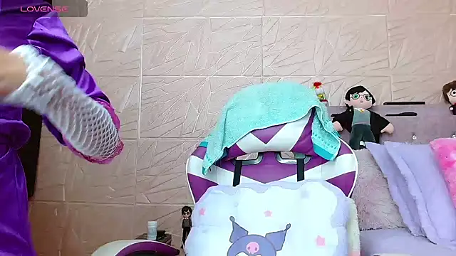 Snapshot of kendallsweet7 chatting on 11/12/25, 02:06 kendallsweet7 online show from 11/12/25, 02:06